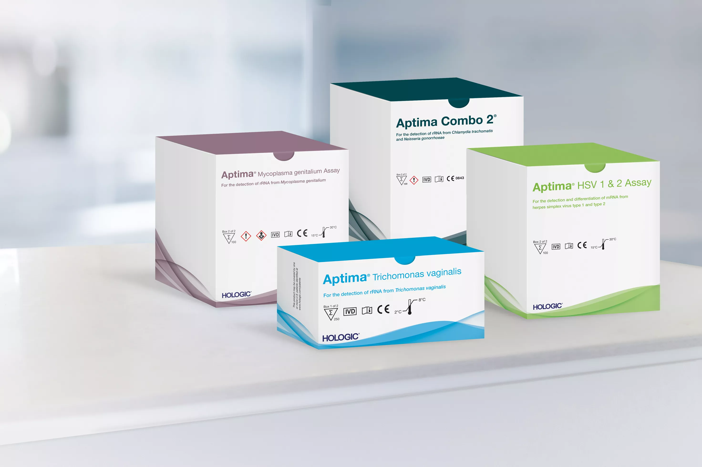 Scatole di test con laboratorio sullo sfondo