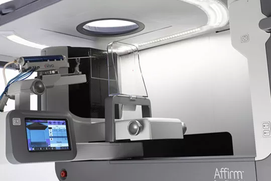 Sistema per biopsia mammaria con monitor